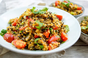 linsen quinoa salat mit aubergine main