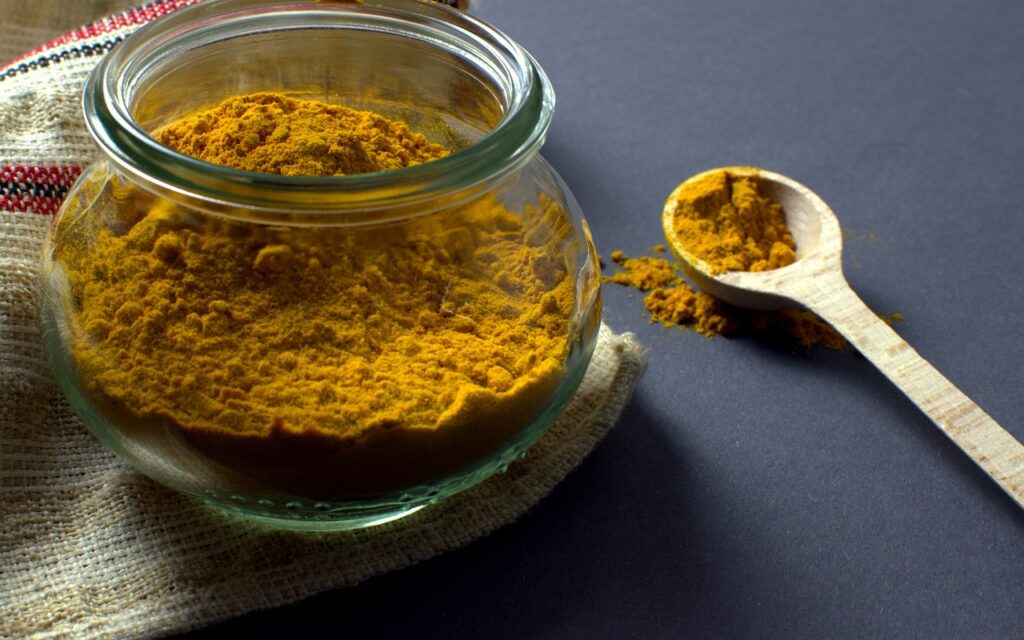 turmeric, manson jar, spoon-3089308.jpg